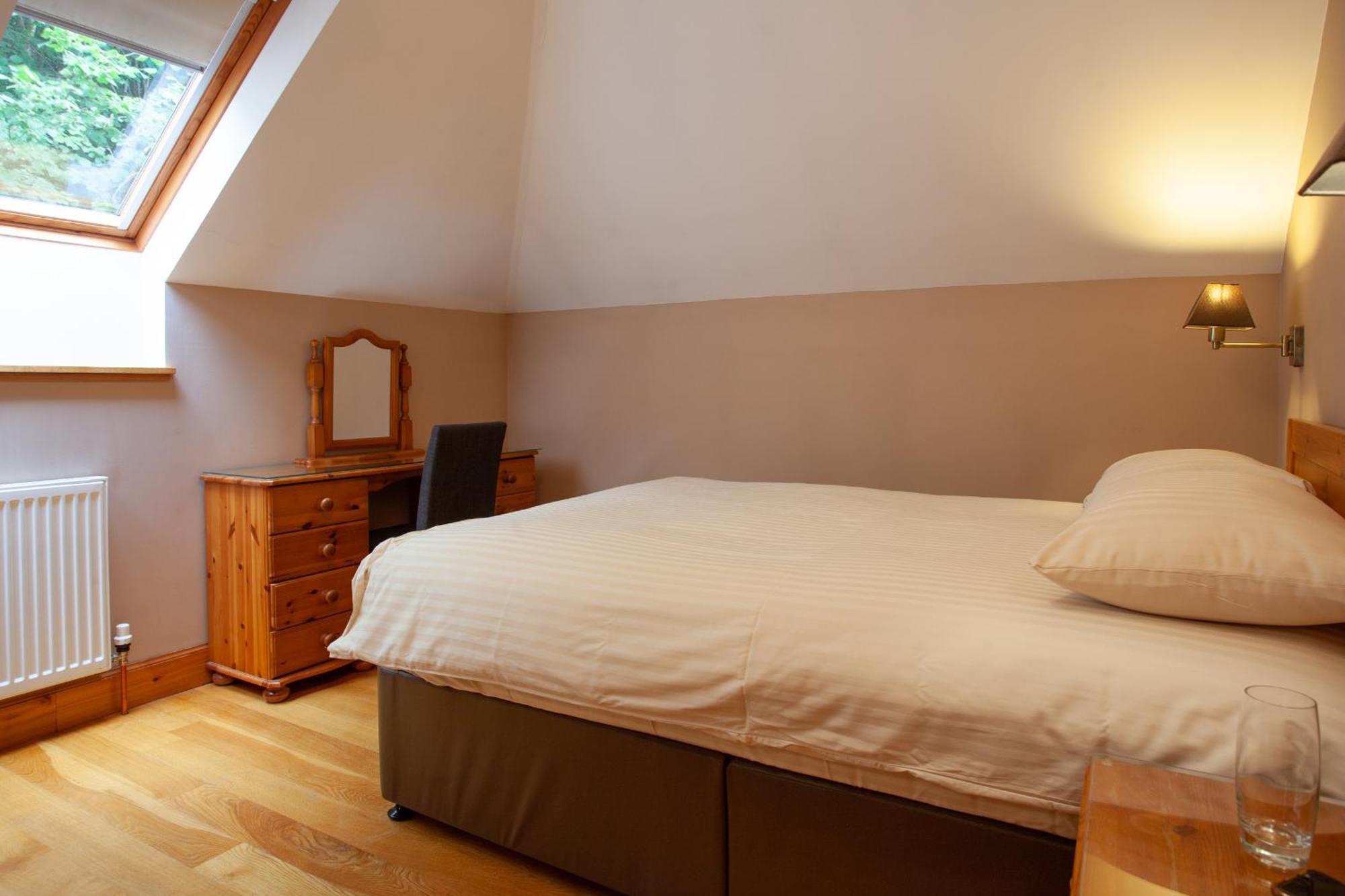 Lochiel Villa Guest House Форт Уилям Екстериор снимка