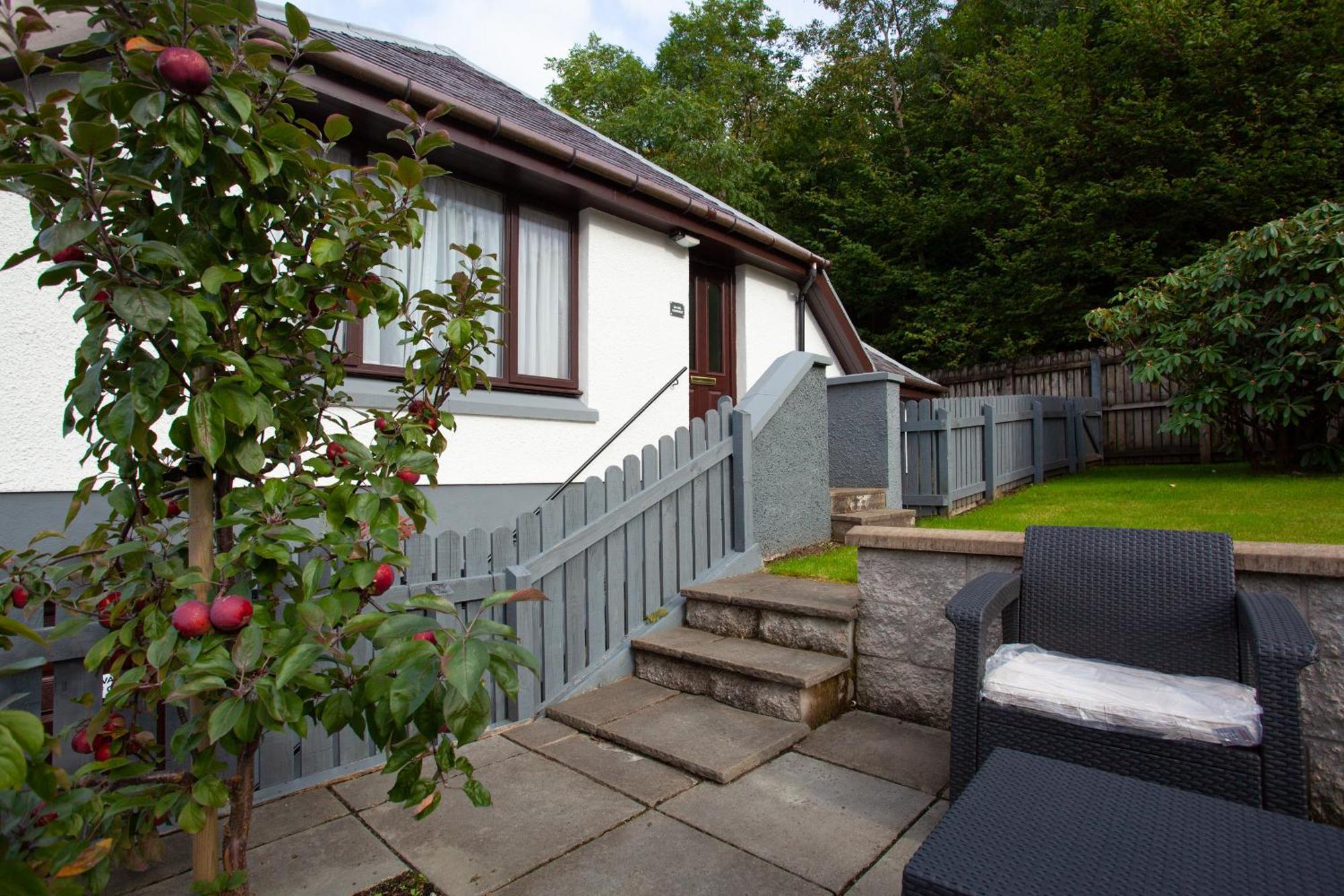 Lochiel Villa Guest House Форт Уилям Екстериор снимка